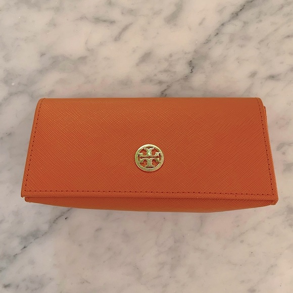 Tory Burch saffaino leather in blood orange sunglass case - Picture 1 of 11